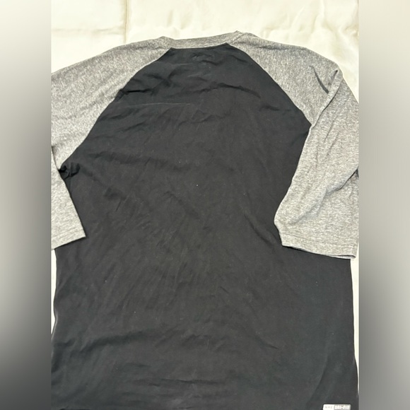Hurley Medium 3/4 sleeve shirt - Picture 4 of 5